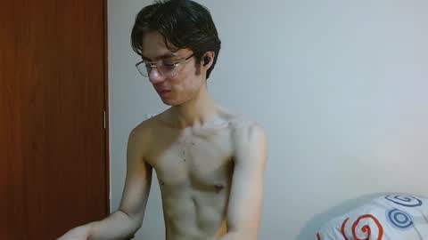 Snapshot of blakeshatter chatting on December 5, 4:23 pm blakeshatter online show from December 5, 4:23 pm