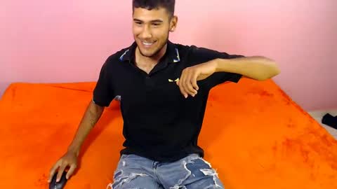 Laura online show from December 14, 10:39 pm