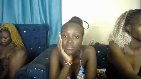 Snapshot of blaq_cherry chatting on April 5, 3:26 am cherry online show from April 5, 3:26 am