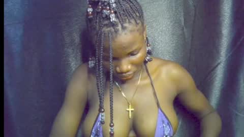 Snapshot of blaq_melanin chatting on May 2, 6:40 am nikky00 online show from May 2, 6:40 am