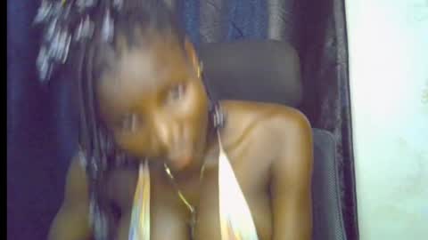 Snapshot of blaq_melanin chatting on May 5, 8:28 pm nikky00 online show from May 5, 8:28 pm