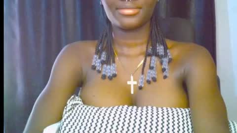 Snapshot of blaq_melanin chatting on May 29, 8:45 am nikky00 online show from May 29, 8:45 am