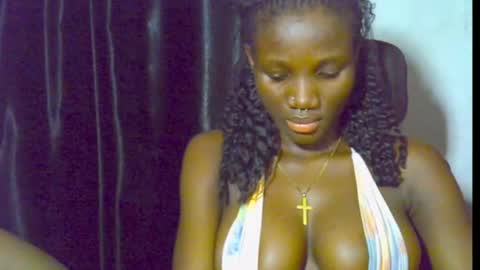 Snapshot of blaq_melanin chatting on June 28, 7:20 pm nikky00 online show from June 28, 7:20 pm