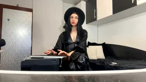 Snapshot of blazeamanda chatting on September 24, 4:38 am Goddess Blaze online show from September 24, 4:38 am