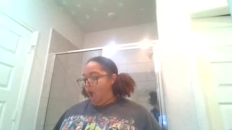 Snapshot of blessica_eddieluv6996 chatting on June 8, 3:29 am BLESSICA EDDIE LOVE online show from June 8, 3:29 am