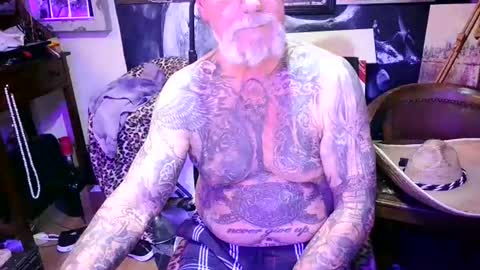 Snapshot of blindsurfer780299 chatting on July 13, 9:50 pm blindsurfer780299 online show from July 13, 9:50 pm