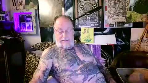 Snapshot of blindsurfer780299 chatting on July 20, 4:49 am blindsurfer780299 online show from July 20, 4:49 am