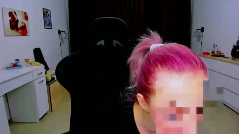 Nicole online show from December 5, 3:37 am