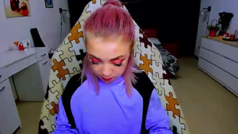 Nicole online show from January 28, 2:31 pm