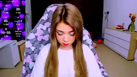 Nicole online show from March 11, 12:39 pm