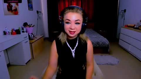 Nicole online show from September 10, 6:24 am