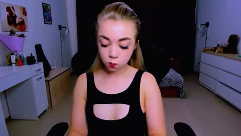 Nicole online show from October 6, 3:59 am