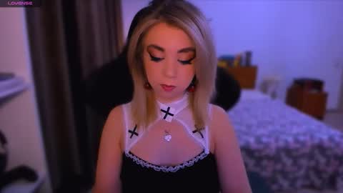 Nicole online show from November 20, 10:15 am