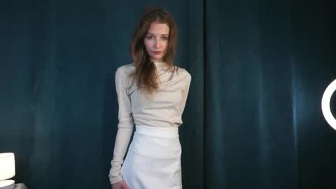 Emily online show from December 20, 11:06 am