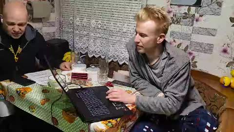 Snapshot of blond_boy69 chatting on April 15, 6:59 pm blond_boy69 online show from April 15, 6:59 pm