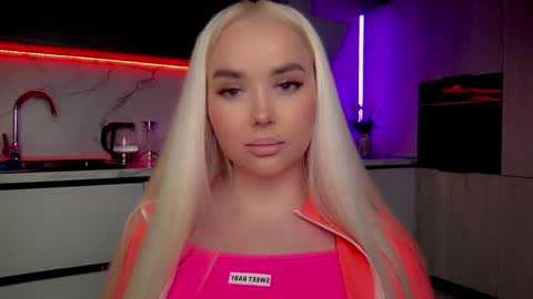 Snapshot of blond_diamond chatting on January 20, 7:25 am Lana online show from January 20, 7:25 am