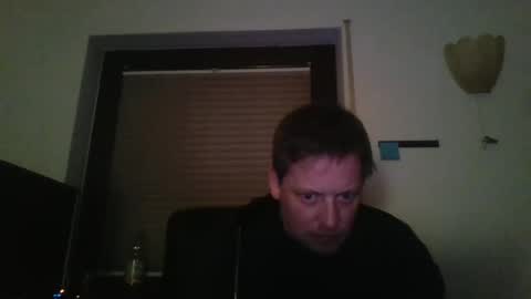 Snapshot of blonde32m chatting on December 1, 11:14 pm blonde32m online show from December 1, 11:14 pm