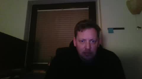 Snapshot of blonde32m chatting on December 8, 1:24 am blonde32m online show from December 8, 1:24 am