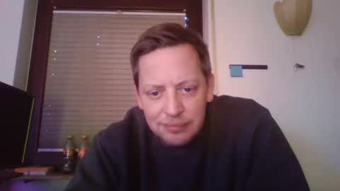 Snapshot of blonde32m chatting on December 29, 2:31 pm blonde32m online show from December 29, 2:31 pm