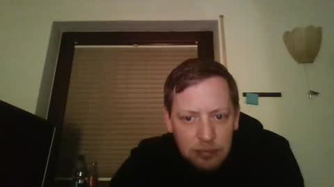 Snapshot of blonde32m chatting on January 5, 4:48 pm blonde32m online show from January 5, 4:48 pm