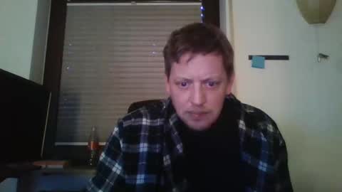 Snapshot of blonde32m chatting on January 6, 3:19 pm blonde32m online show from January 6, 3:19 pm