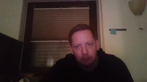 Snapshot of blonde32m chatting on January 15, 5:29 am blonde32m online show from January 15, 5:29 am