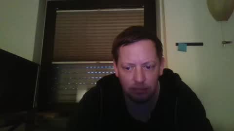 Snapshot of blonde32m chatting on February 2, 6:15 am blonde32m online show from February 2, 6:15 am