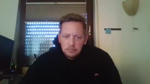 Snapshot of blonde32m chatting on September 14, 5:28 am blonde32m online show from September 14, 5:28 am