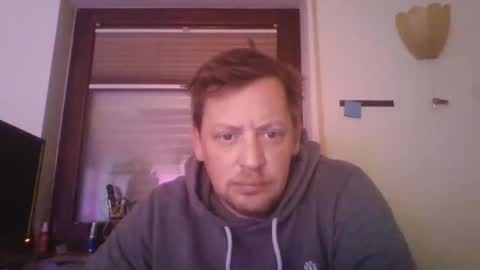 Snapshot of blonde32m chatting on October 26, 6:08 am blonde32m online show from October 26, 6:08 am