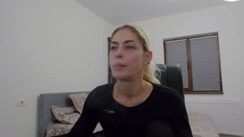 blonde4pasion online show from December 4, 5:27 am