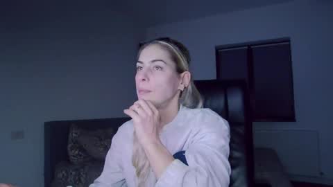 blonde4pasion online show from December 5, 8:11 pm