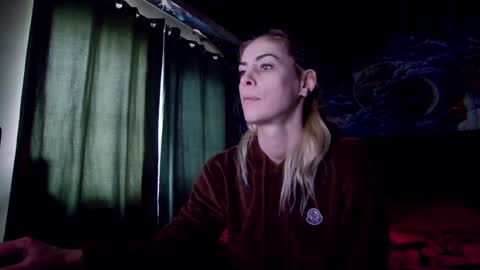 blonde4pasion online show from March 3, 9:33 am