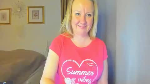 Nicole online show from March 3, 5:39 pm