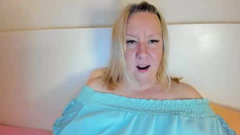 Nicole online show from November 21, 6:39 pm