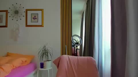 Nicole online show from February 25, 6:34 am