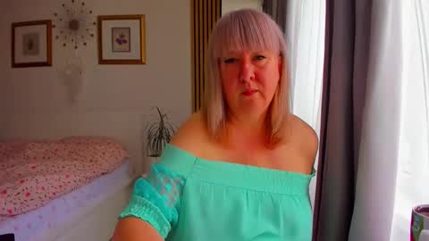 Nicole online show from April 16, 4:46 am