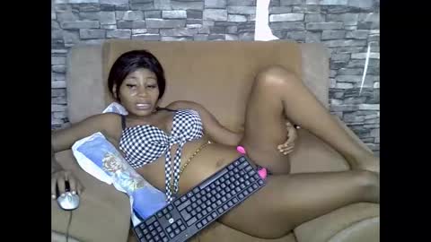 blonde_creamy online show from April 27, 6:39 pm