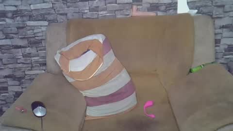 Snapshot of blonde_creamy chatting on July 7, 7:56 am blonde_creamy online show from July 7, 7:56 am