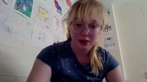 Snapshot of blonde_katie chatting on March 16, 5:50 pm Katie online show from March 16, 5:50 pm
