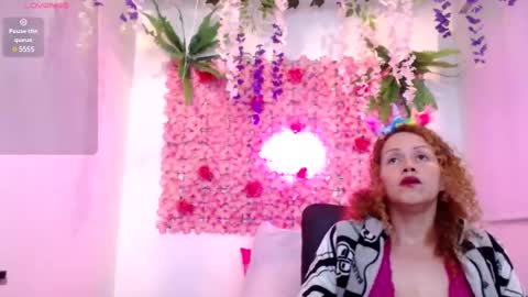 blonde_squirt_ online show from February 13, 8:45 pm