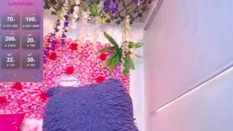 Snapshot of blonde_squirt_ chatting on March 3, 3:29 pm blonde_squirt_ online show from March 3, 3:29 pm