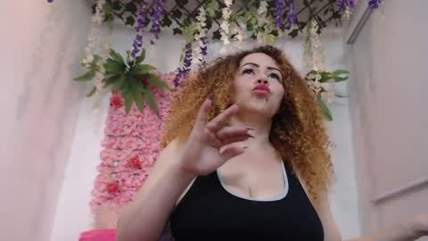 Snapshot of blonde_squirt_ chatting on April 14, 12:55 pm blonde_squirt_ online show from April 14, 12:55 pm