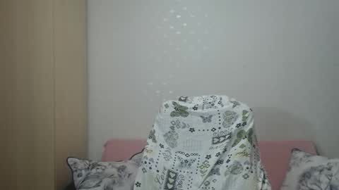 Snapshot of blondeagle chatting on April 7, 9:37 pm Mr Blond online show from April 7, 9:37 pm