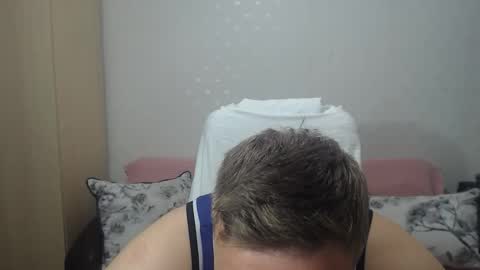 Snapshot of blondeagle chatting on May 4, 7:54 pm Mr Blond online show from May 4, 7:54 pm