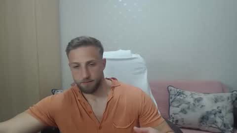Snapshot of blondeagle chatting on May 5, 7:33 pm Mr Blond online show from May 5, 7:33 pm