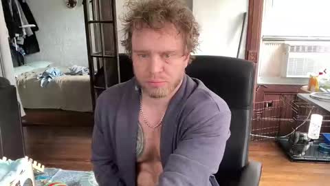 blondebluebear online show from November 16, 5:18 pm