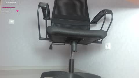 Im Di. I smell naked even when Im dressed. online show from January 29, 12:56 pm