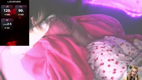 Snapshot of blondiebubblebooty chatting on March 2, 7:21 pm Bubbles online show from March 2, 7:21 pm