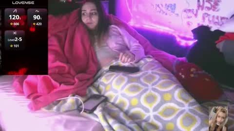 Snapshot of blondiebubblebooty chatting on March 10, 5:51 pm Bubbles online show from March 10, 5:51 pm