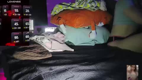 Snapshot of blondiebubblebooty chatting on March 13, 4:24 pm Bubbles online show from March 13, 4:24 pm